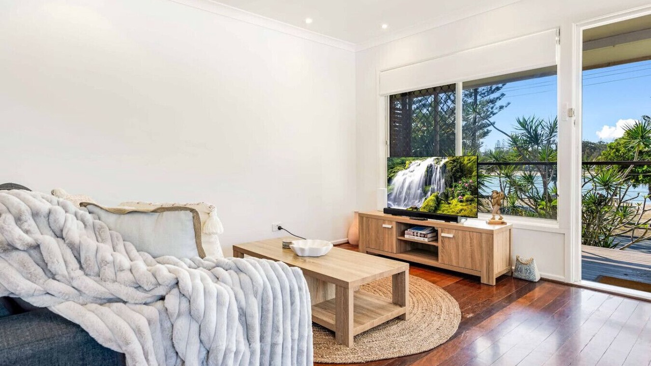 Photo of Livingroom in Burleigh Heads