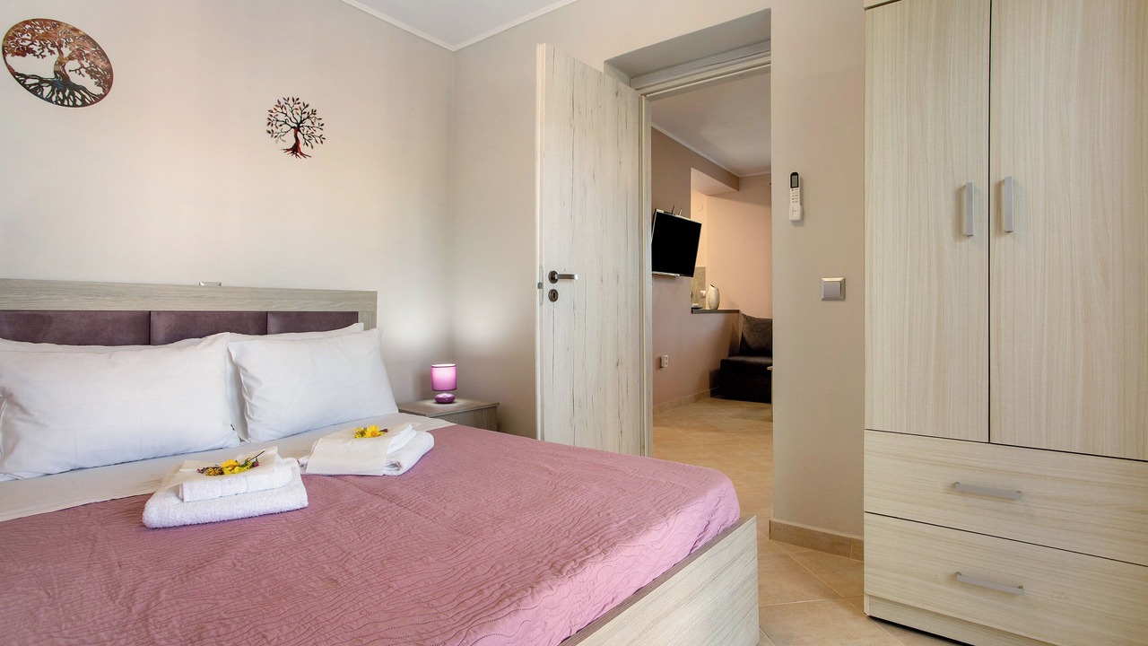 Photo of Bedroom in Ano Volimes