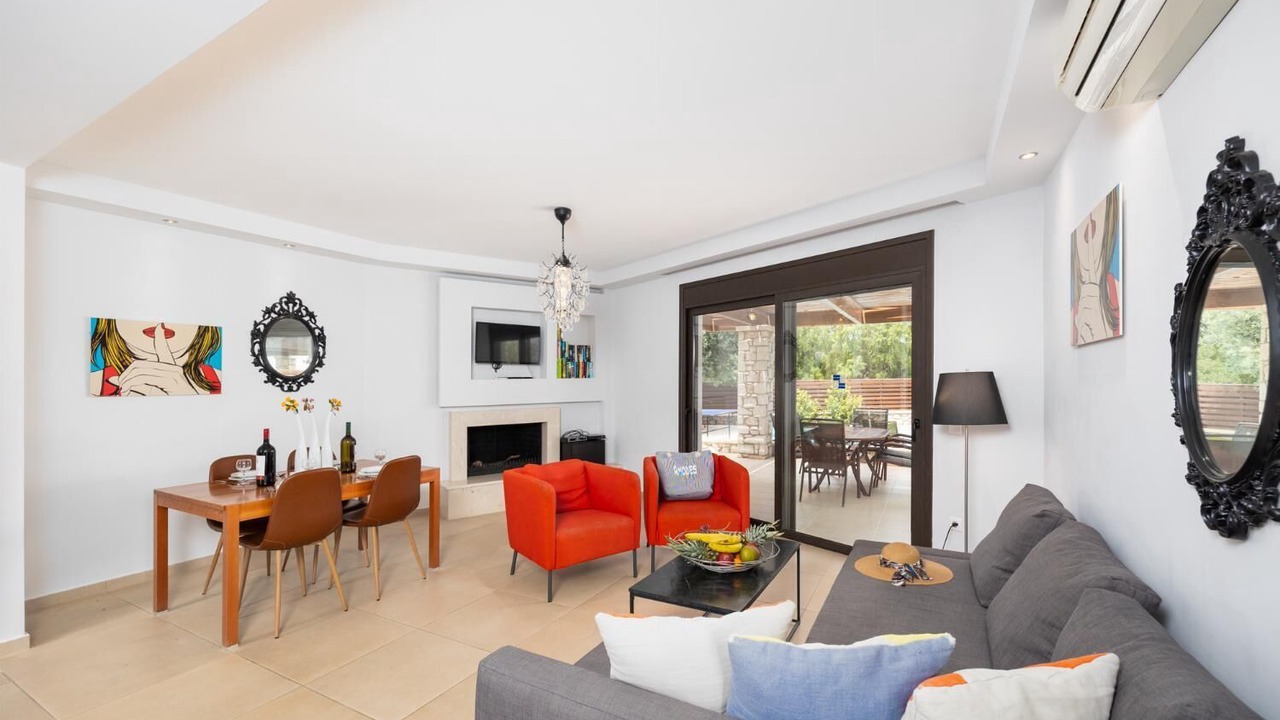 Photo of Livingroom in Lahania