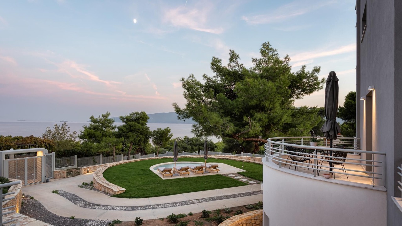 Photo of Outdoor in Isthmia