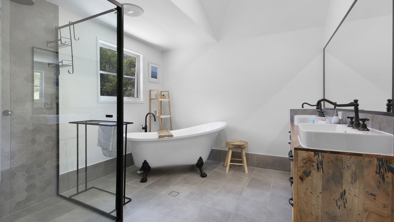 Photo of Bathroom in Tallai
