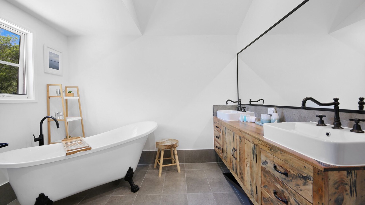 Photo of Bathroom in Tallai