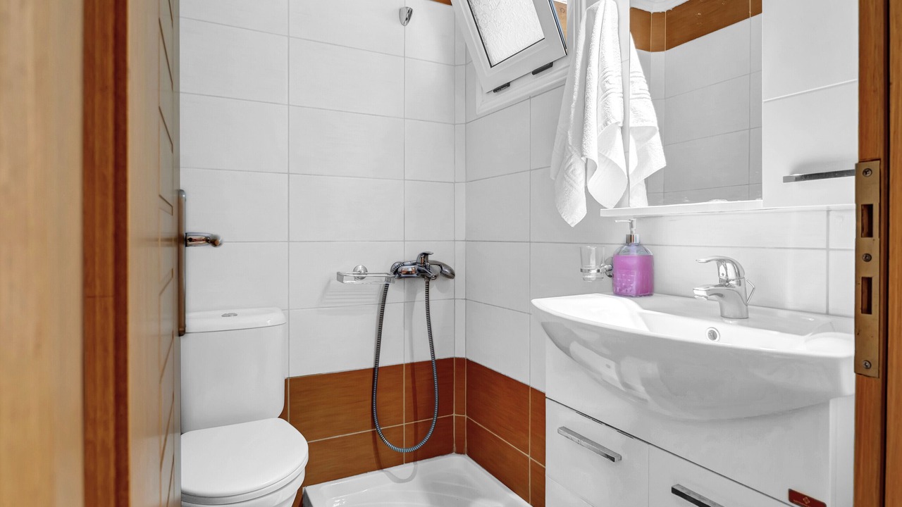 Photo of Bathroom in Pondi