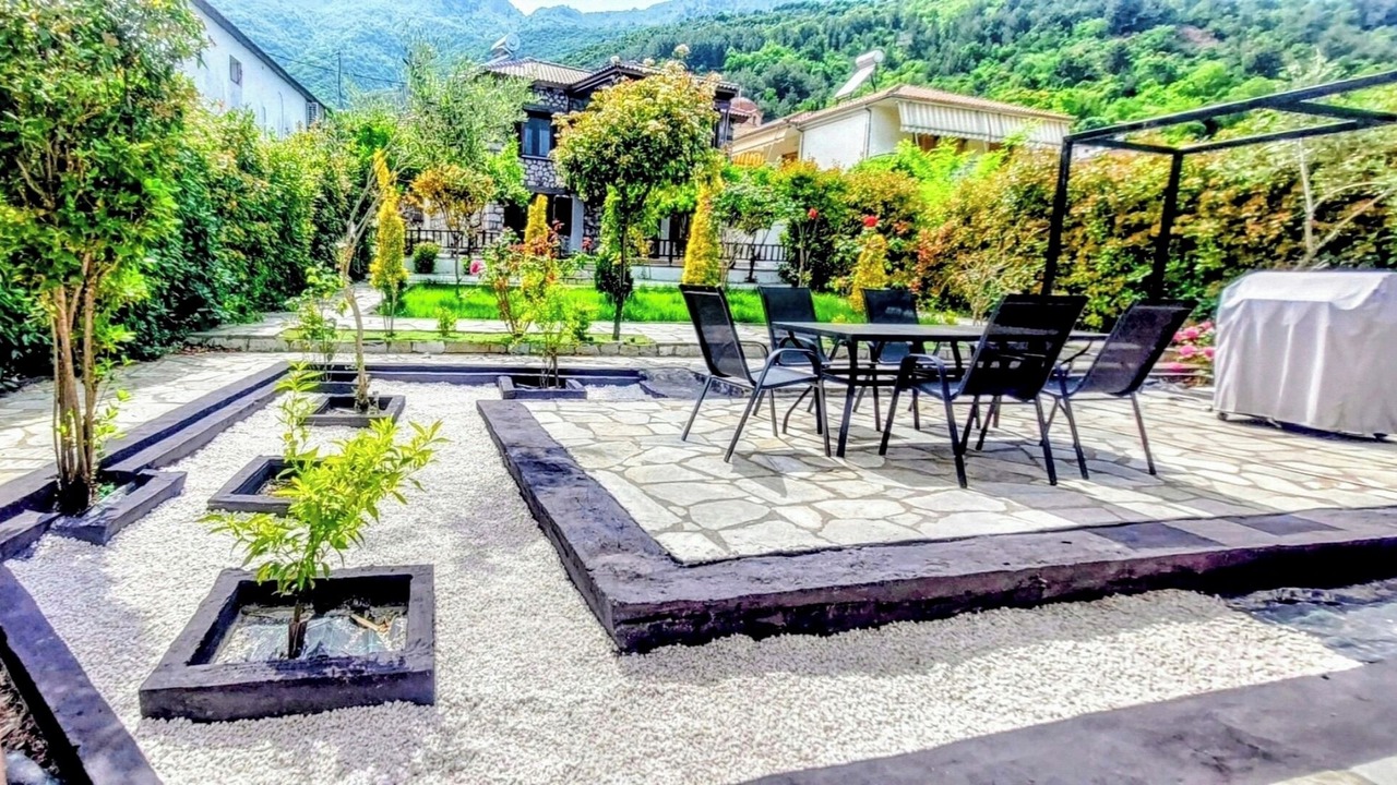 Photo of Outdoor in Mavromati