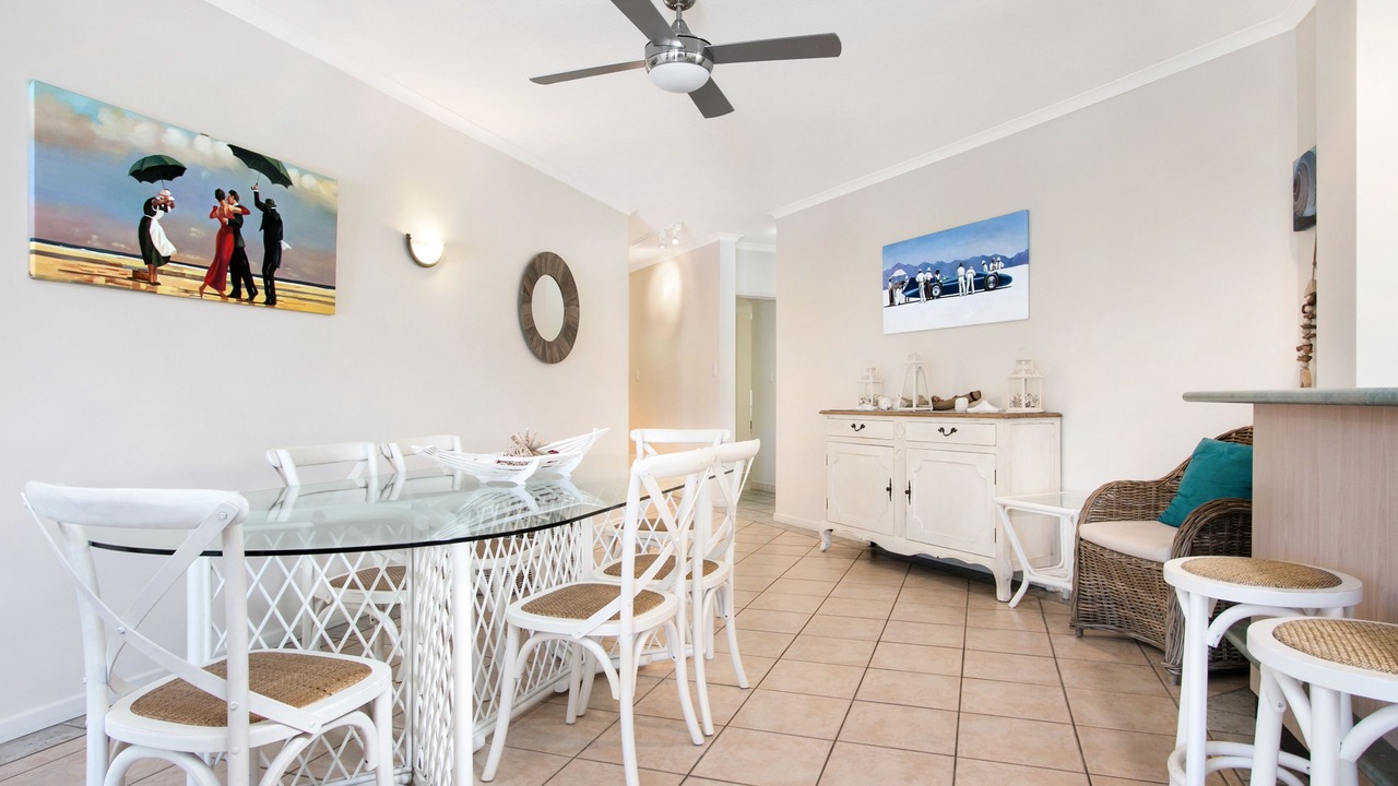 Photo of Bedroom in Trinity Beach