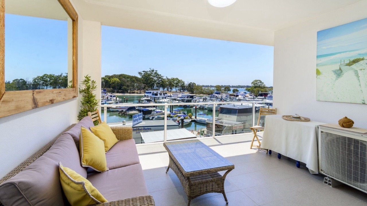 Photo of Livingroom in Sandstone Point