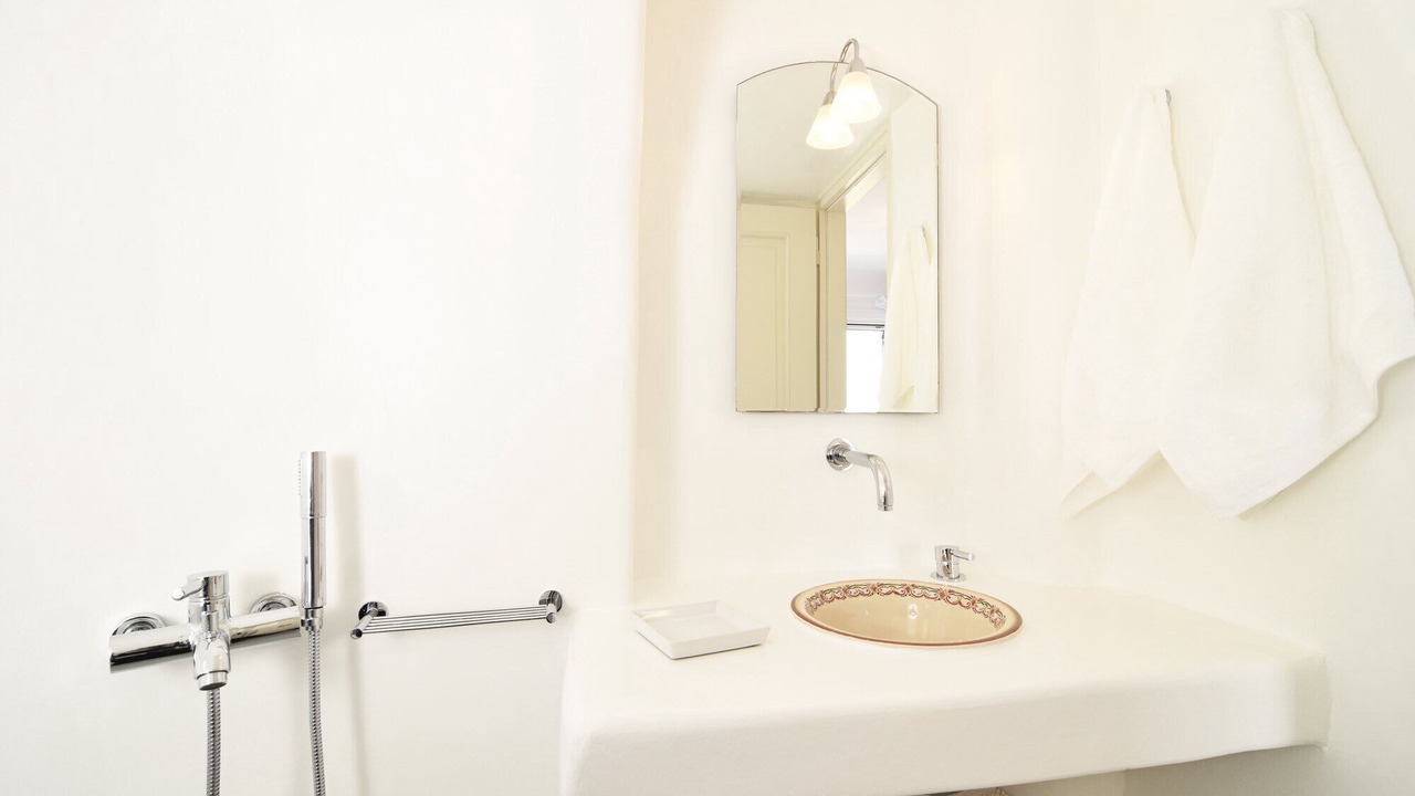Photo of Bathroom in Psarou