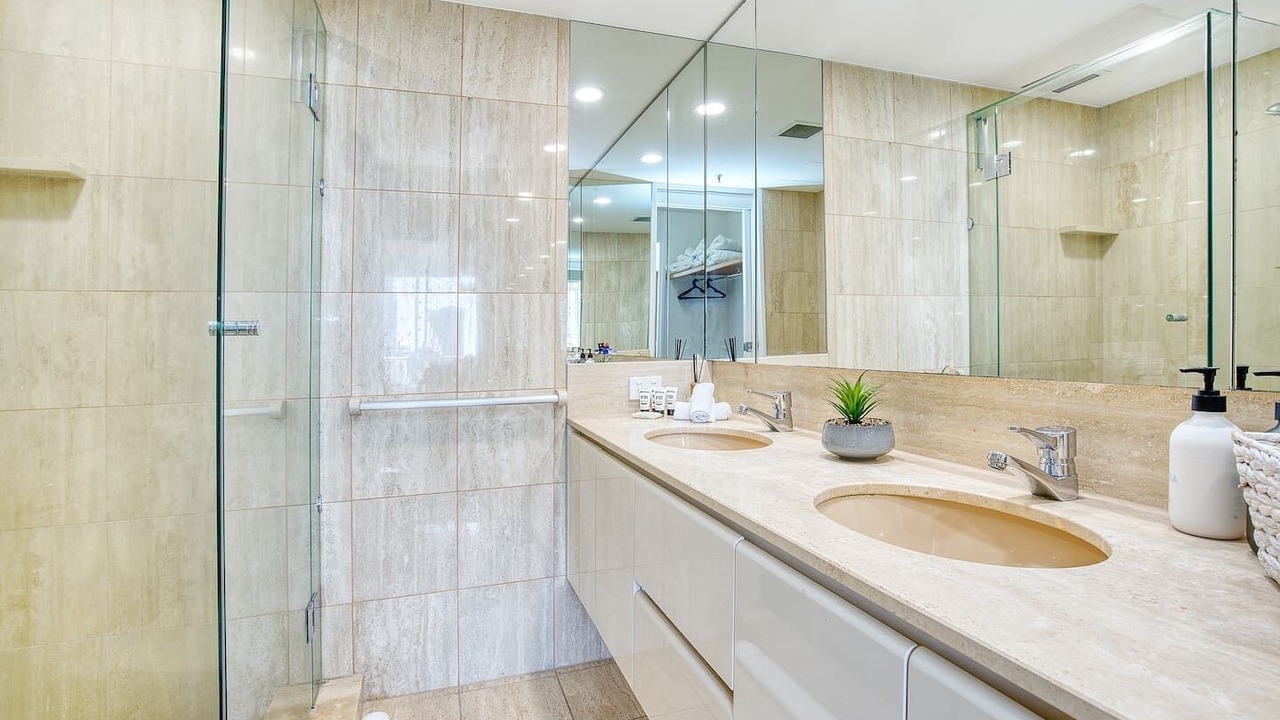 Photo of Bathroom in Main Beach