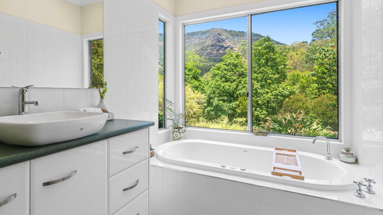 Photo of Bathroom in Lamington