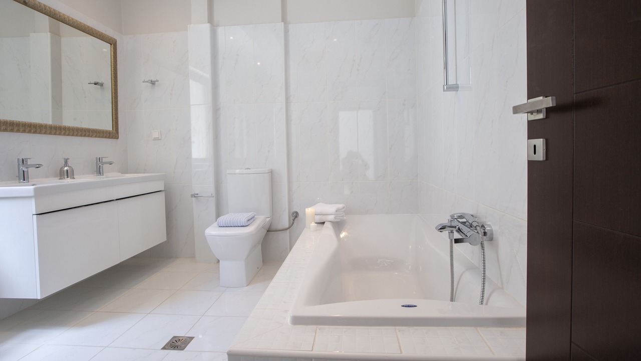 Photo of Bathroom in Ellomenos