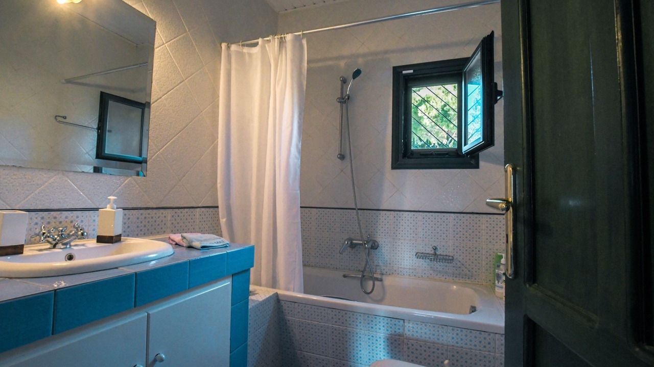 Photo of Bathroom in Paradise Beach