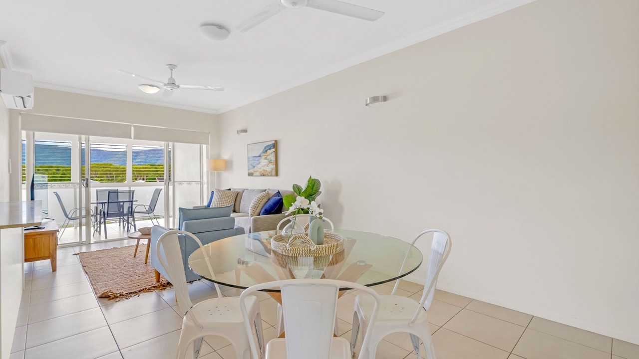 Photo of Bedroom in Trinity Beach