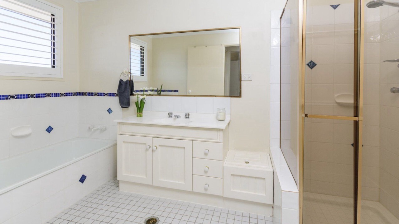 Photo of Bathroom in Sandstone Point