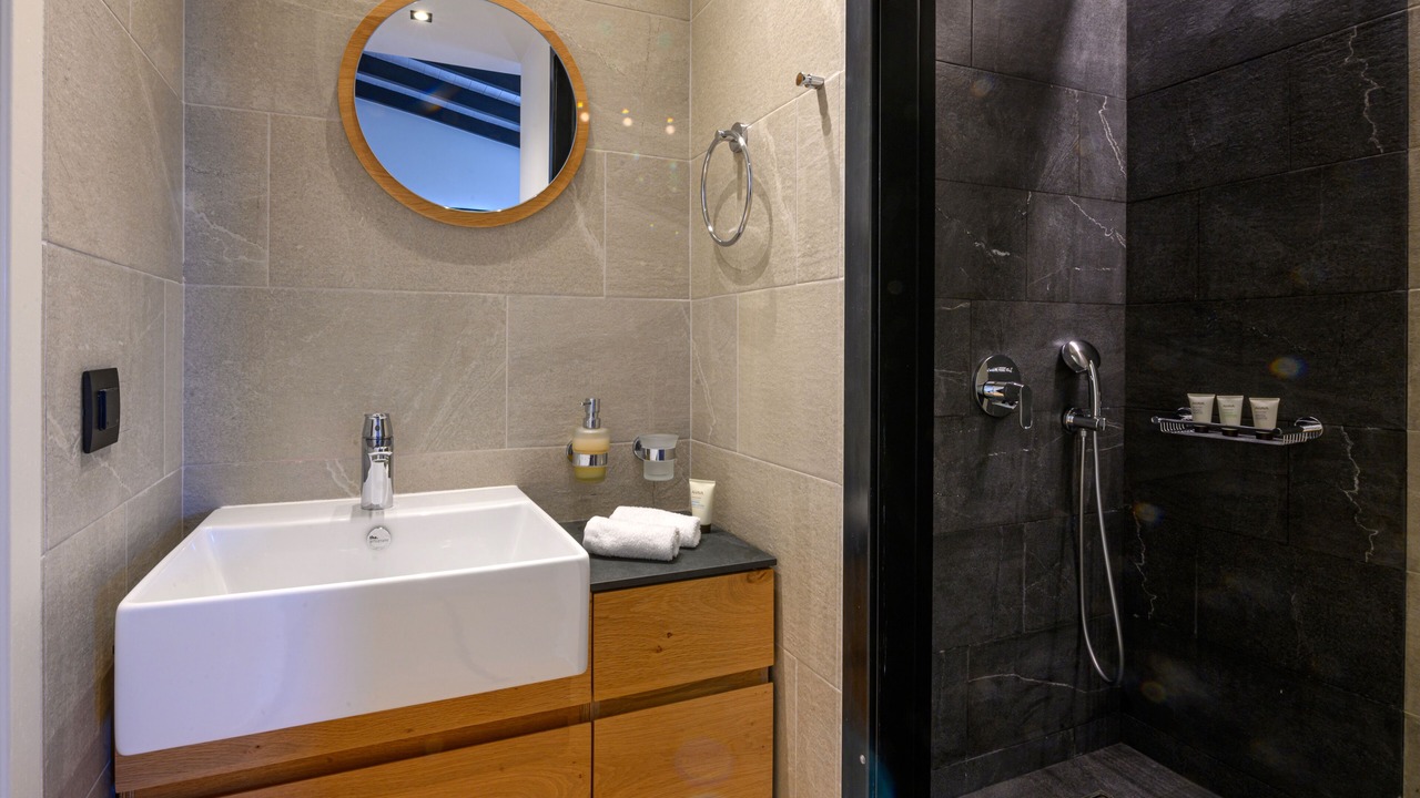 Photo of Bathroom in Lefktron