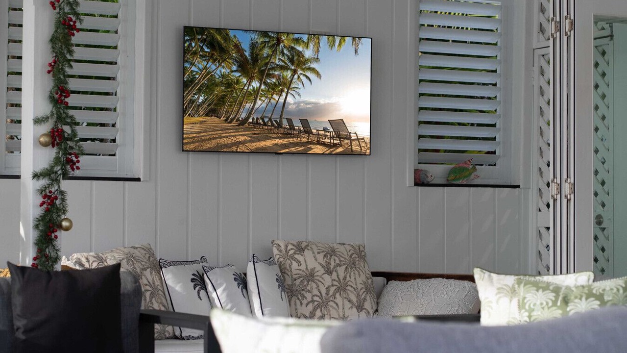 Photo of Livingroom in Holloways Beach