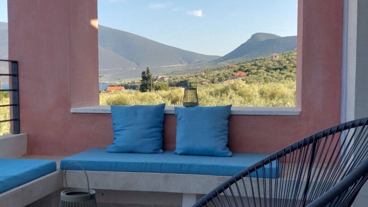 Photo of Patio Balcony in Pella Region