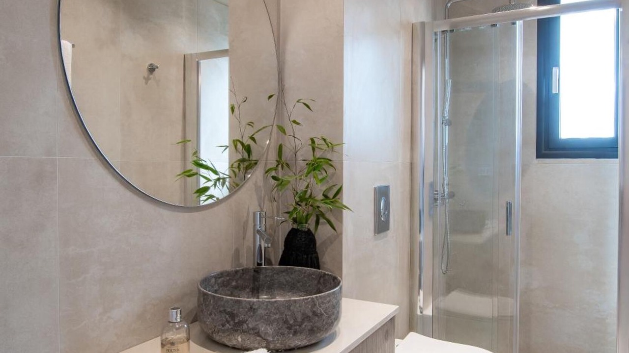 Photo of Bathroom in Troezen