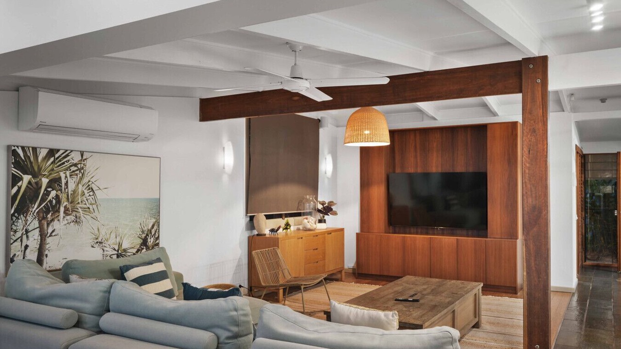 Photo of Livingroom in Holloways Beach