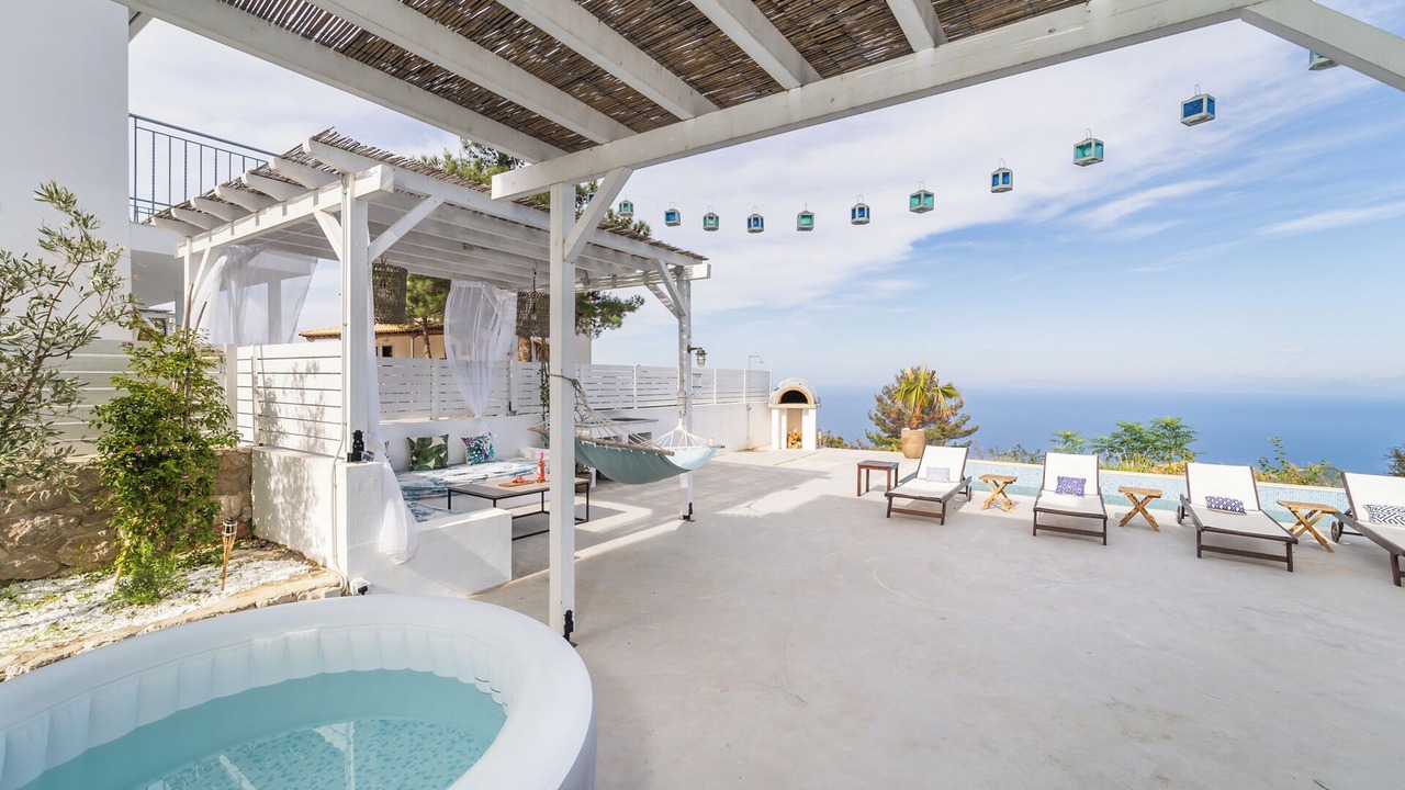 Photo of Patio Balcony in Kalamitsi