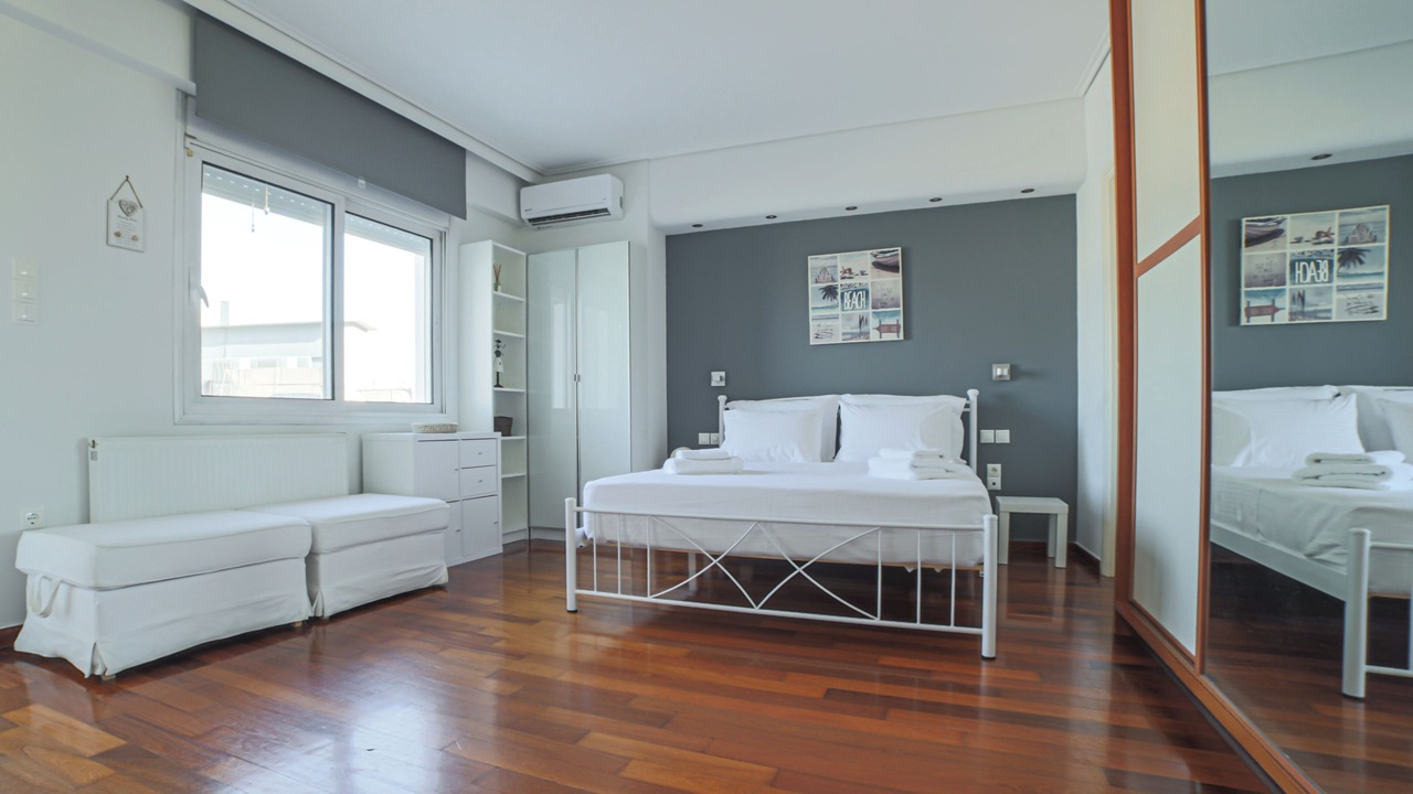 Photo of Bedroom in Mikrolimano