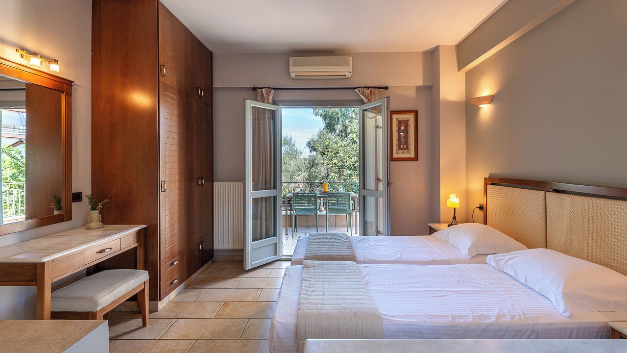 Photo of Bedroom in Longos