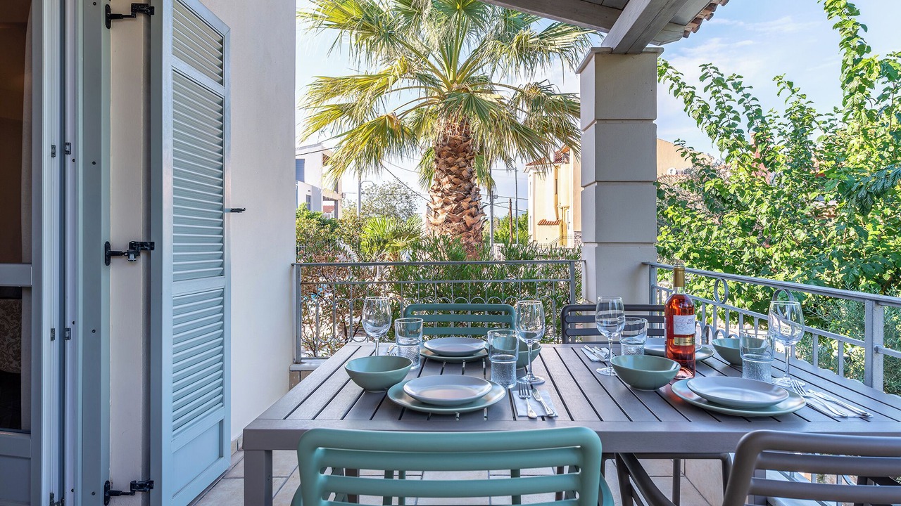 Photo of Outdoor in Longos