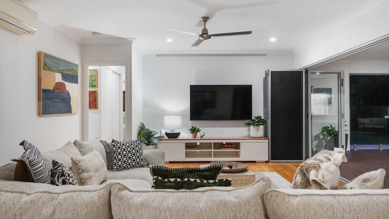 Photo of Livingroom in Trinity Beach
