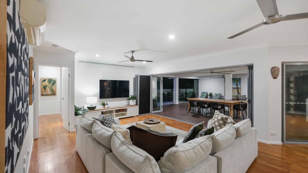 Photo of Livingroom in Trinity Beach