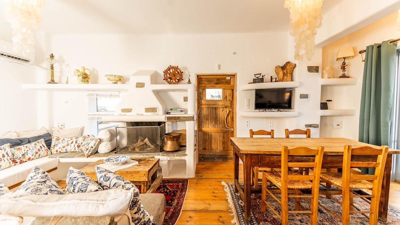 Photo of Livingroom in Limni Vouliagmenis