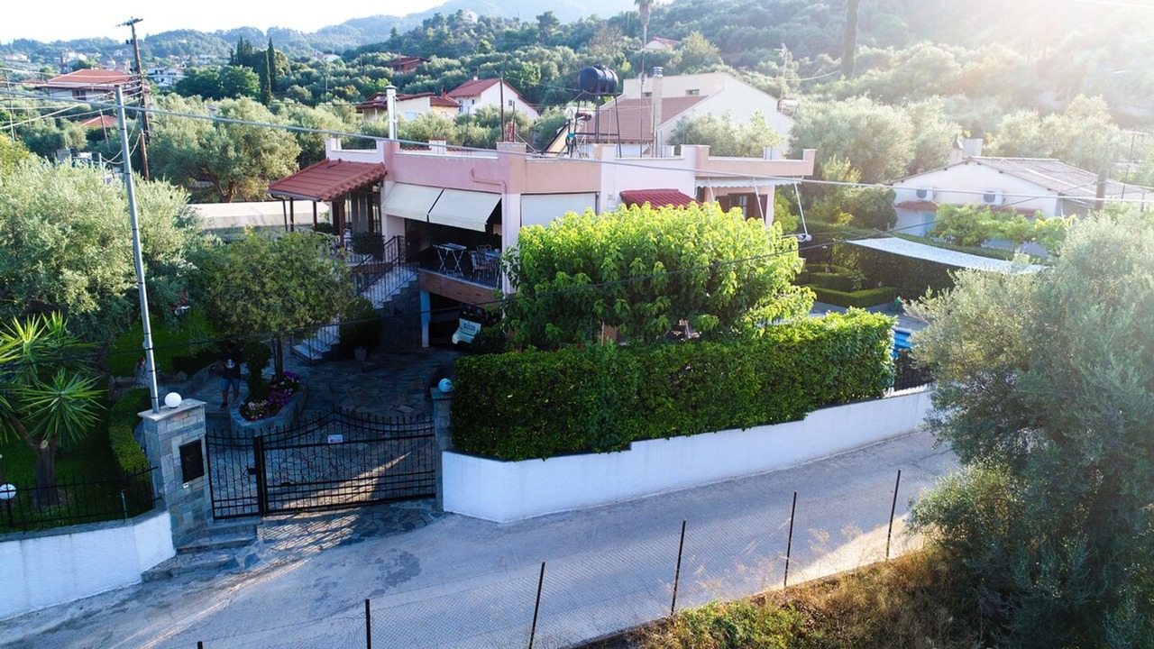 Photo of Outdoor in Lampiri
