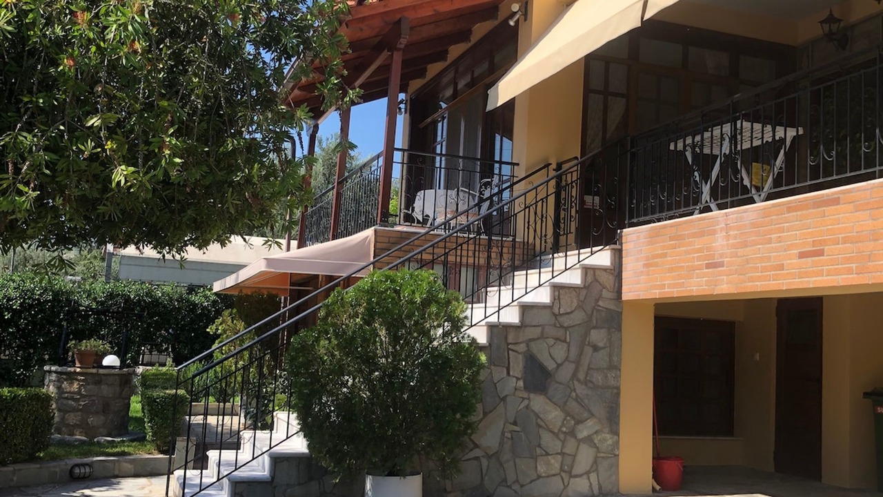 Photo of Outdoor in Lampiri