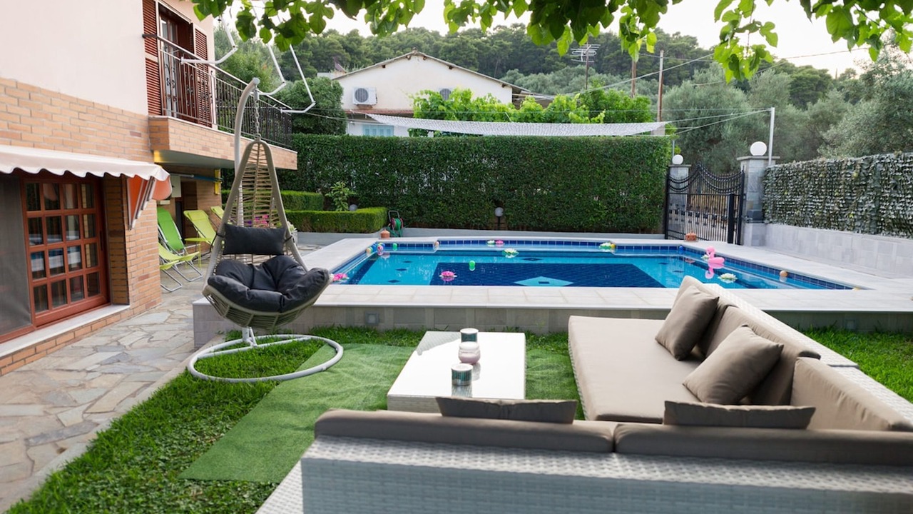 Photo of Outdoor in Lampiri
