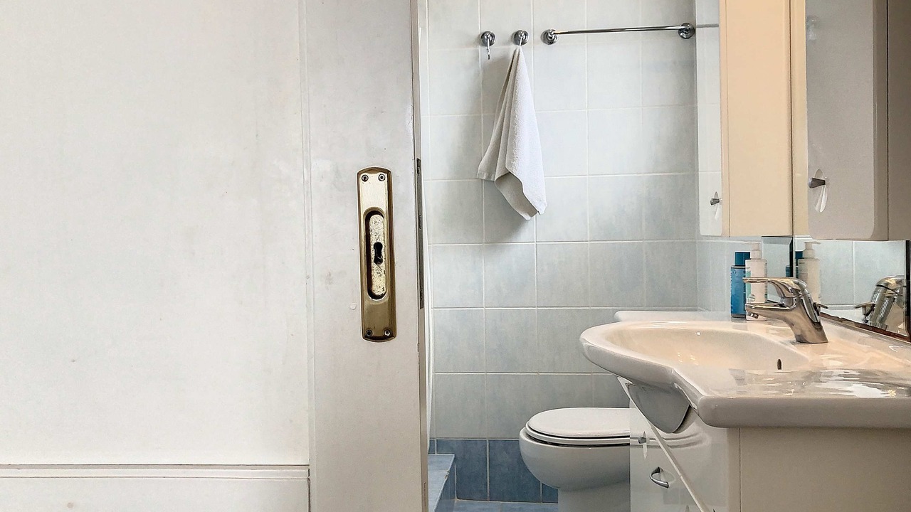 Photo of Bathroom in Plepi