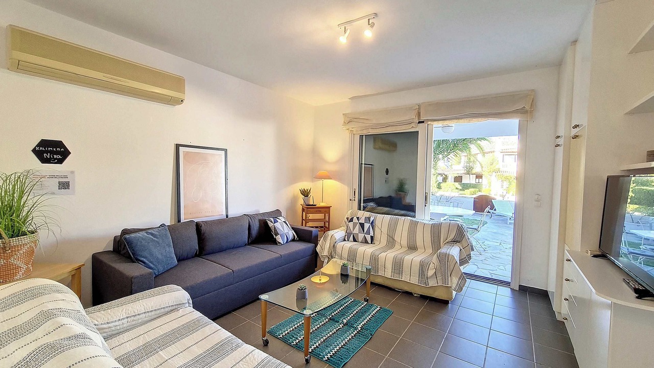 Photo of Livingroom in Plepi