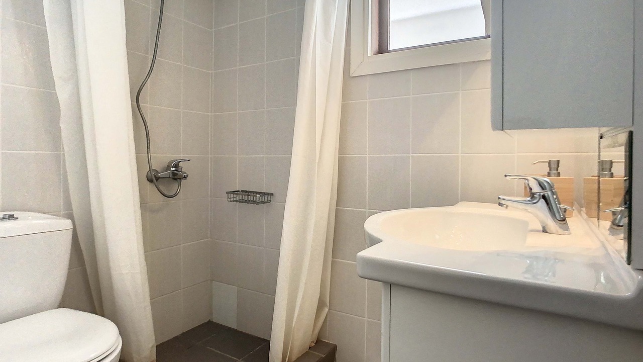 Photo of Bathroom in Plepi