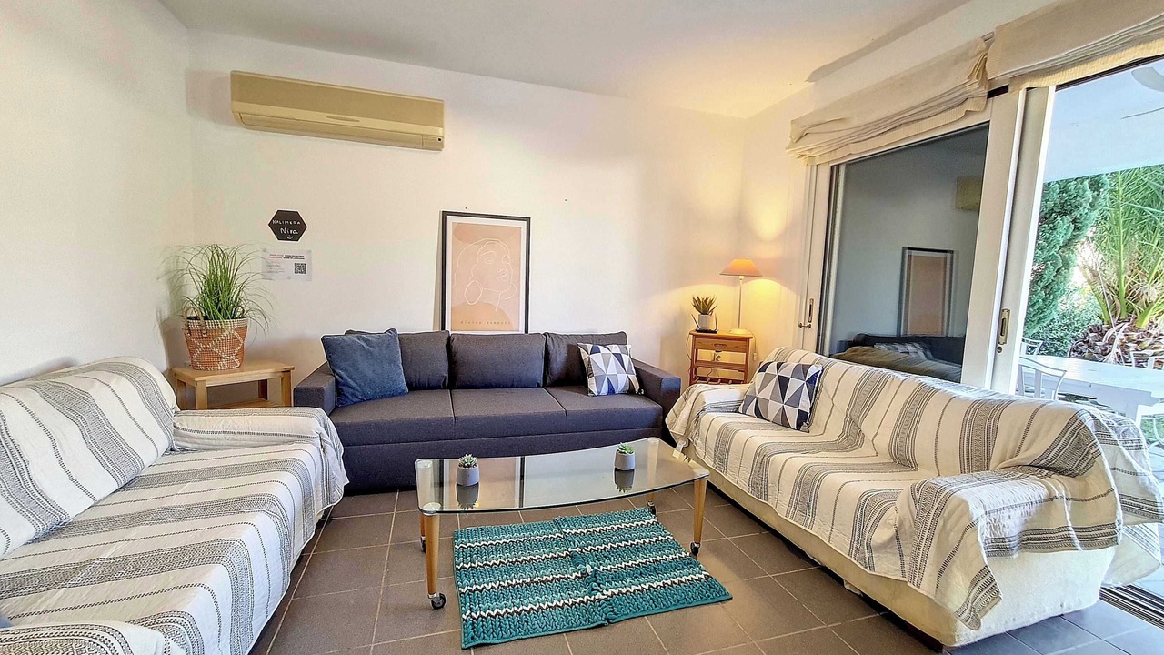 Photo of Livingroom in Plepi
