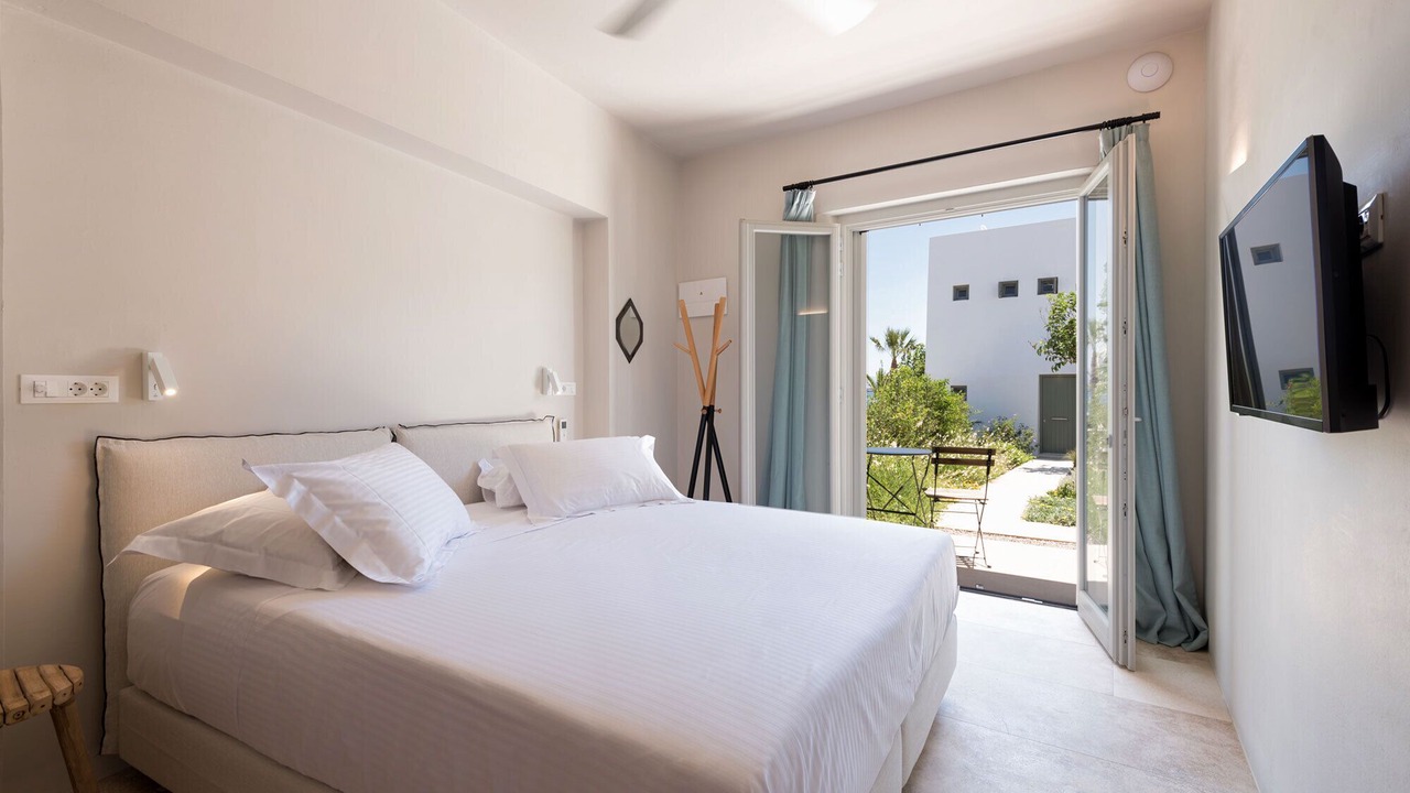 Photo of Bedroom in Drios