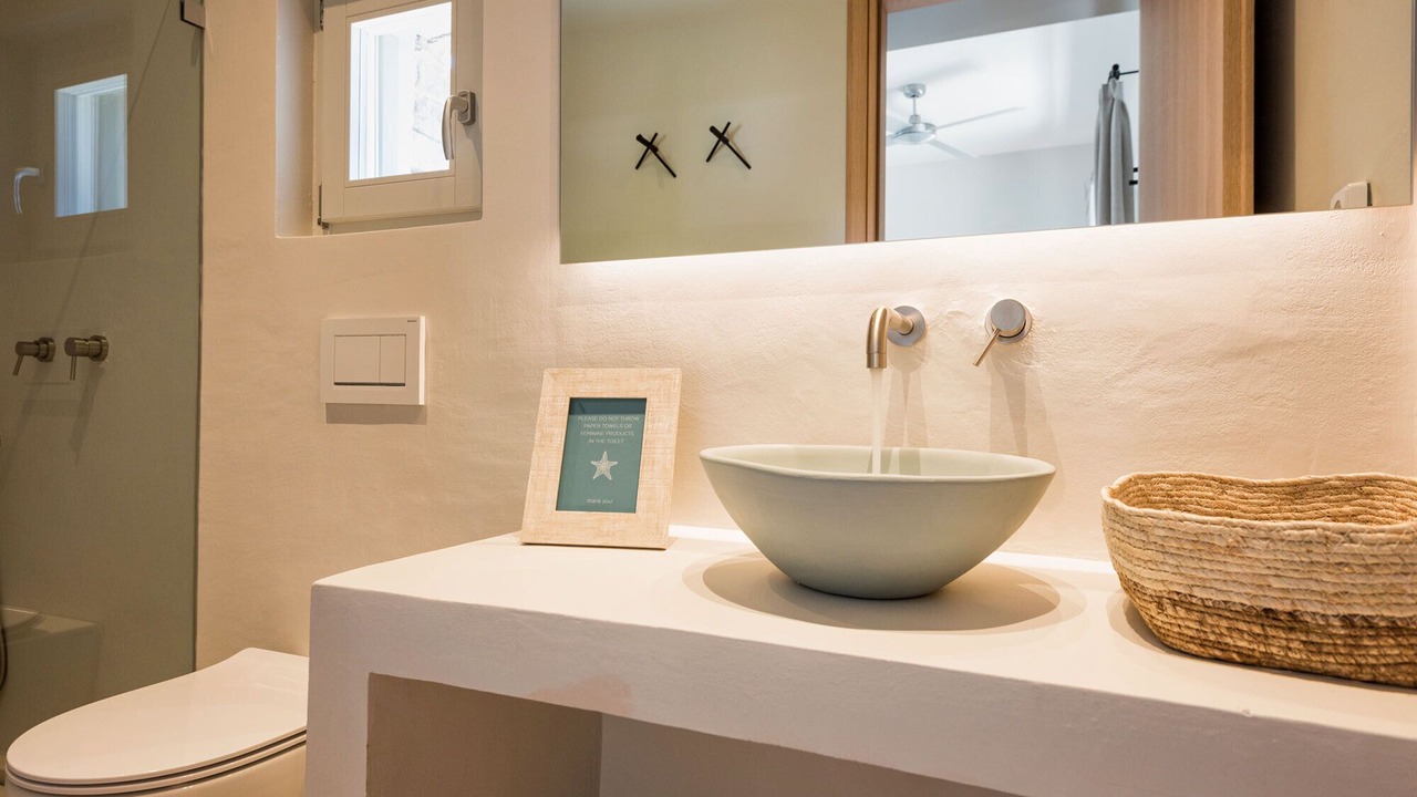 Photo of Bathroom in Drios