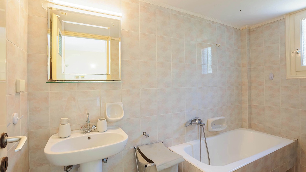Photo of Bathroom in Diasella