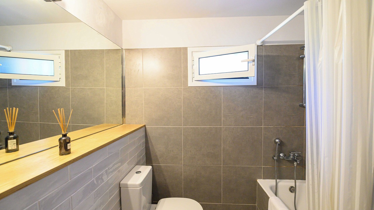 Photo of Bathroom in Katakolo