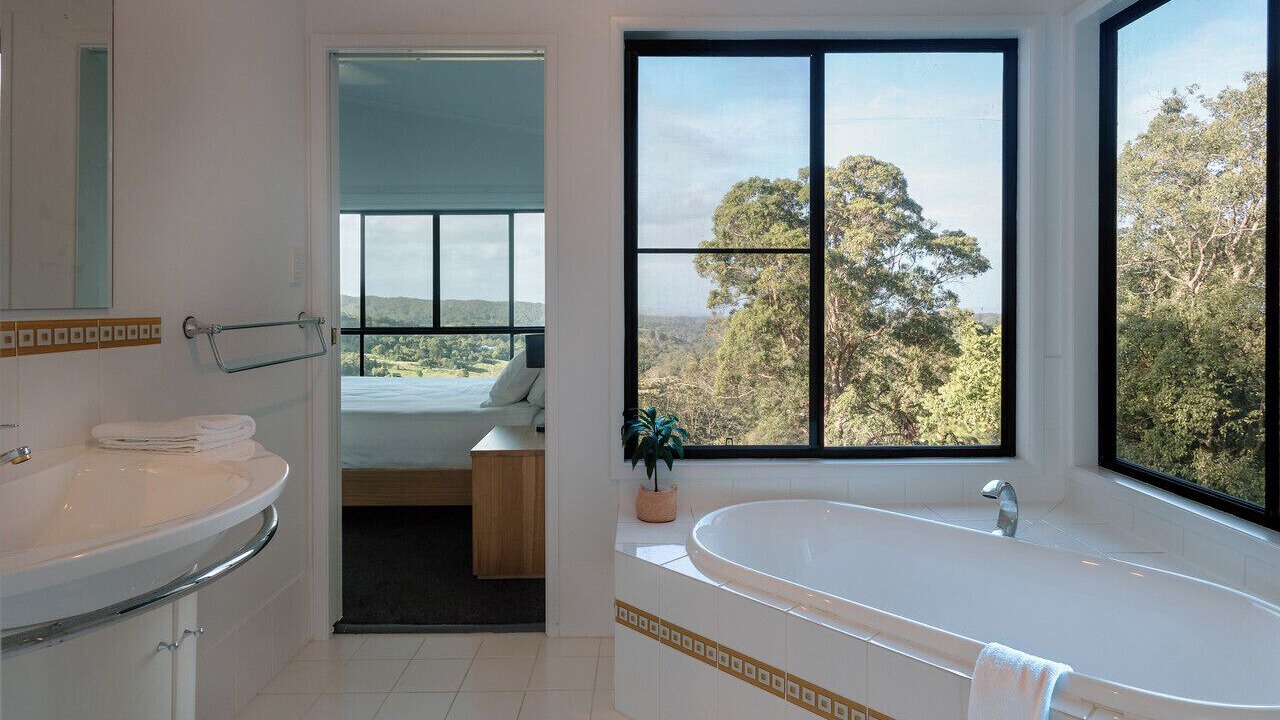 Photo of Bathroom in Mapleton