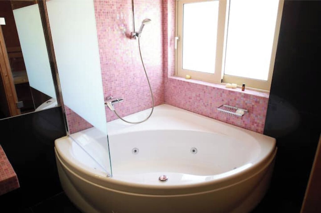 Photo of Bathroom in Saronikos