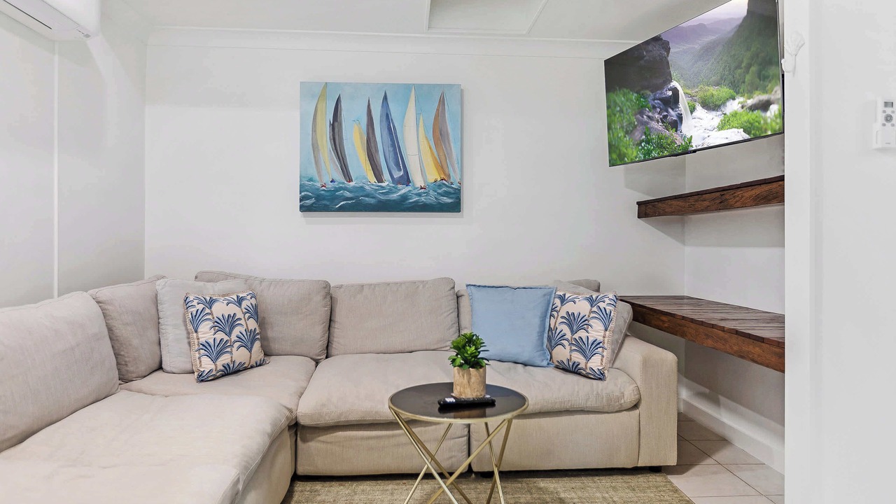 Photo of Livingroom in Machans Beach