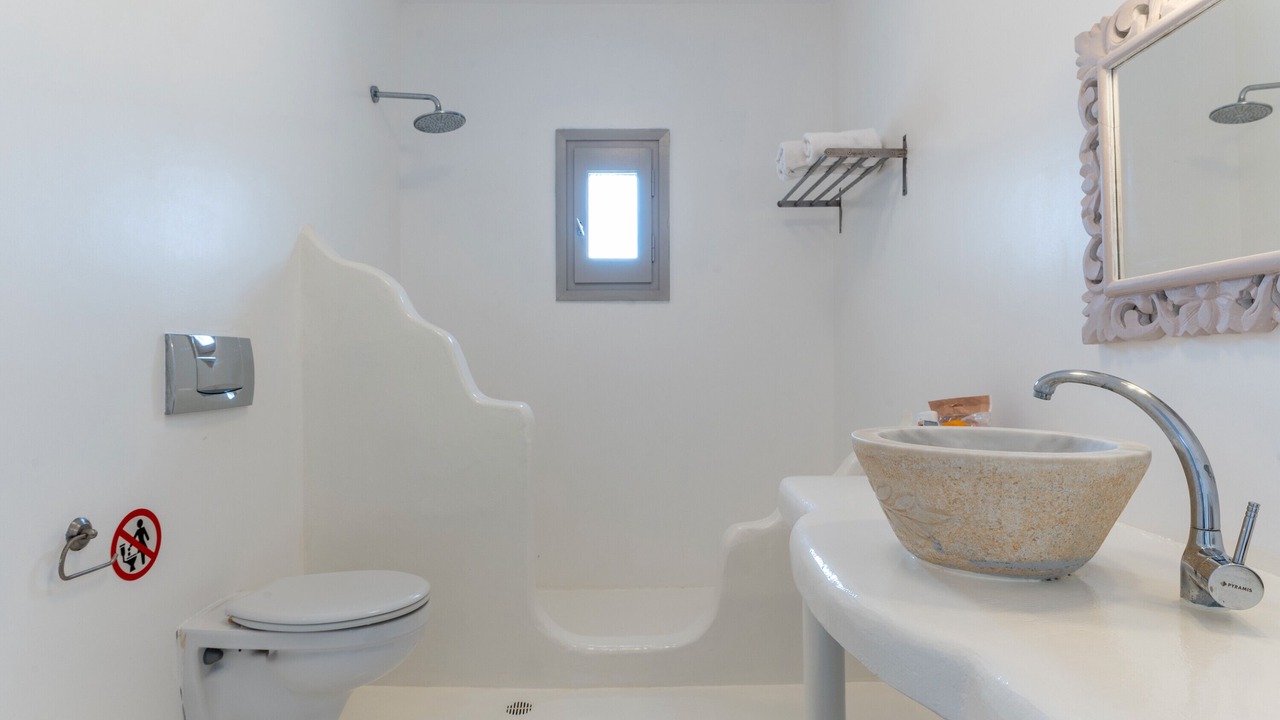 Photo of Bathroom in Faros Armenistis