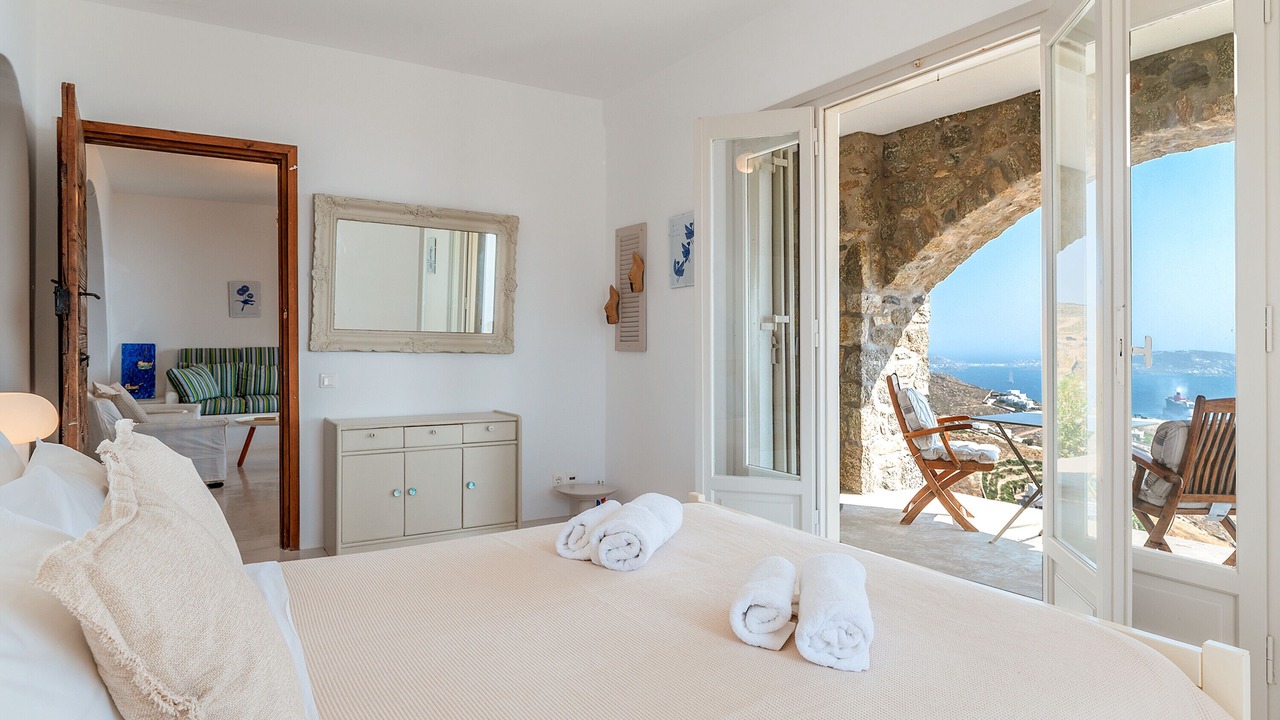 Photo of Bedroom in Faros Armenistis