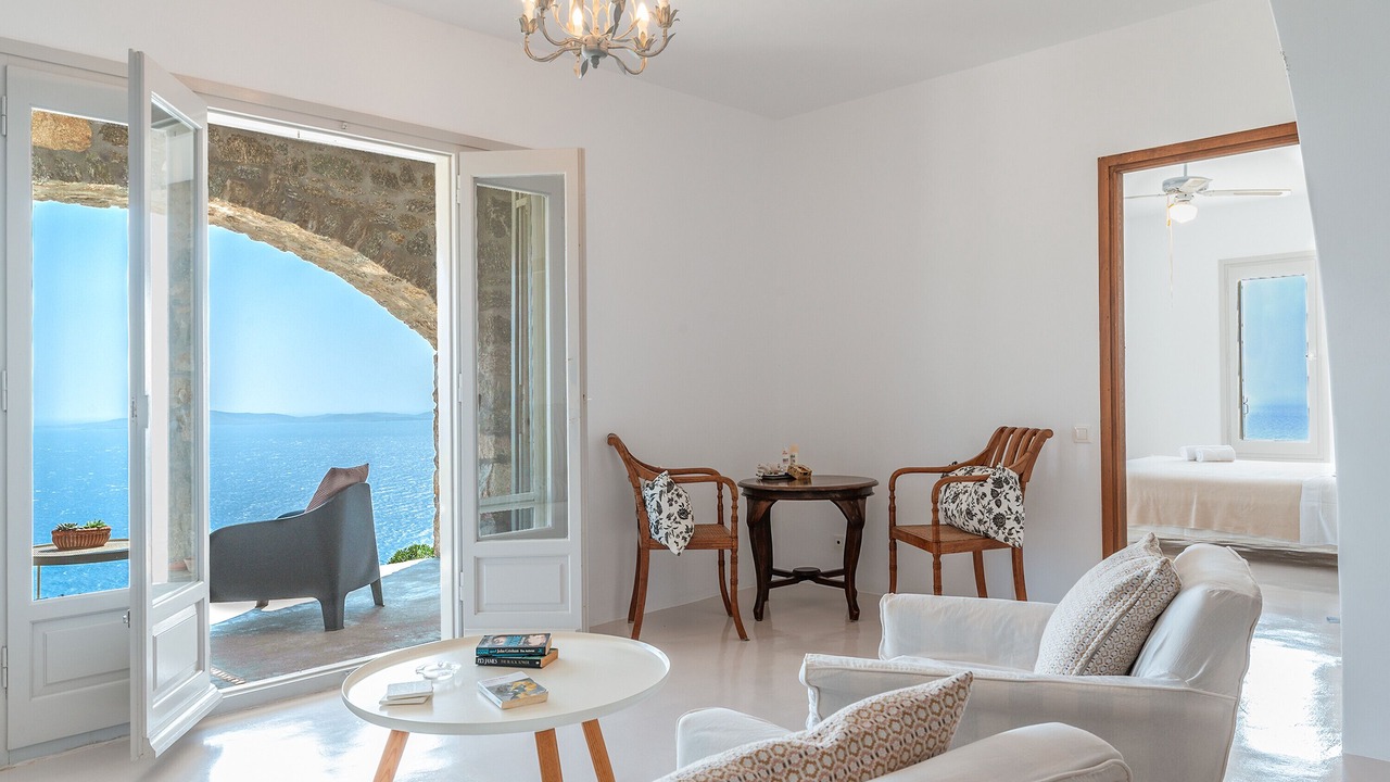 Photo of Livingroom in Faros Armenistis