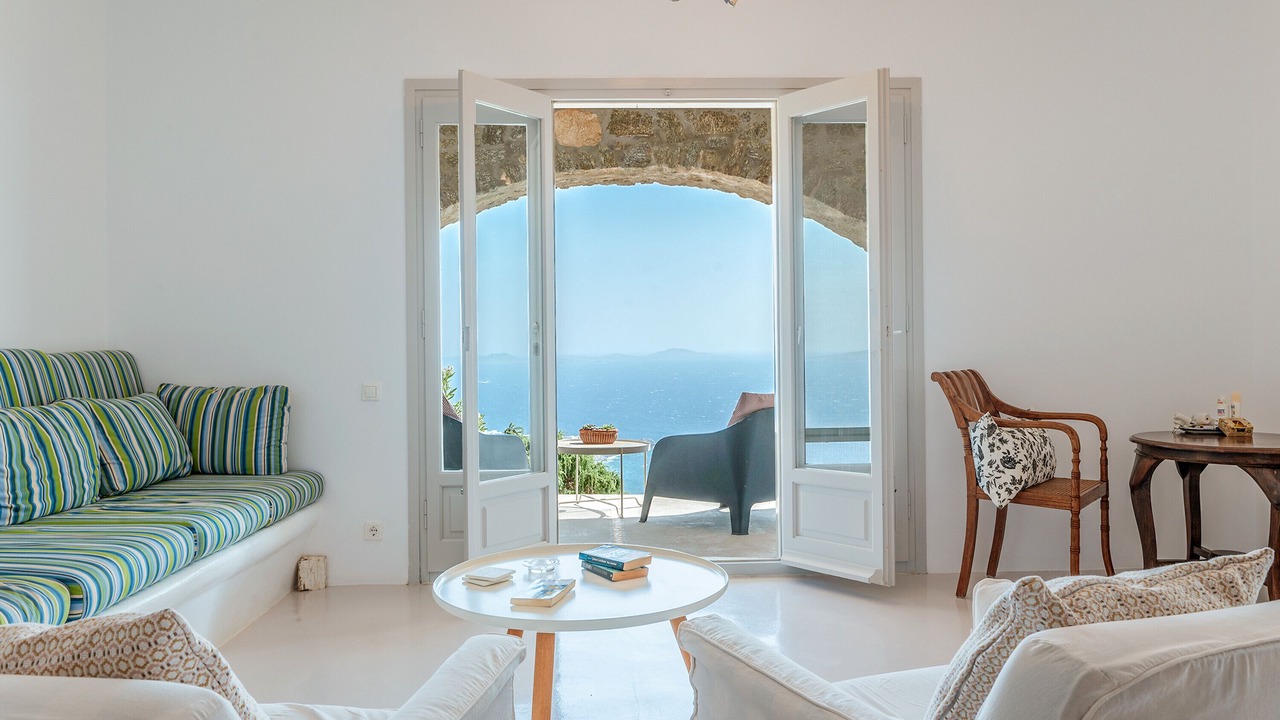 Photo of Livingroom in Faros Armenistis