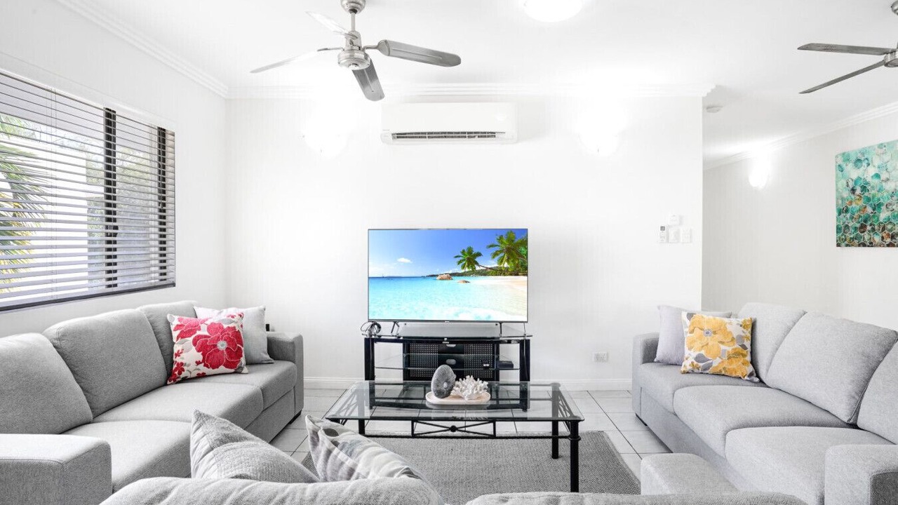 Photo of Livingroom in Yorkeys Knob