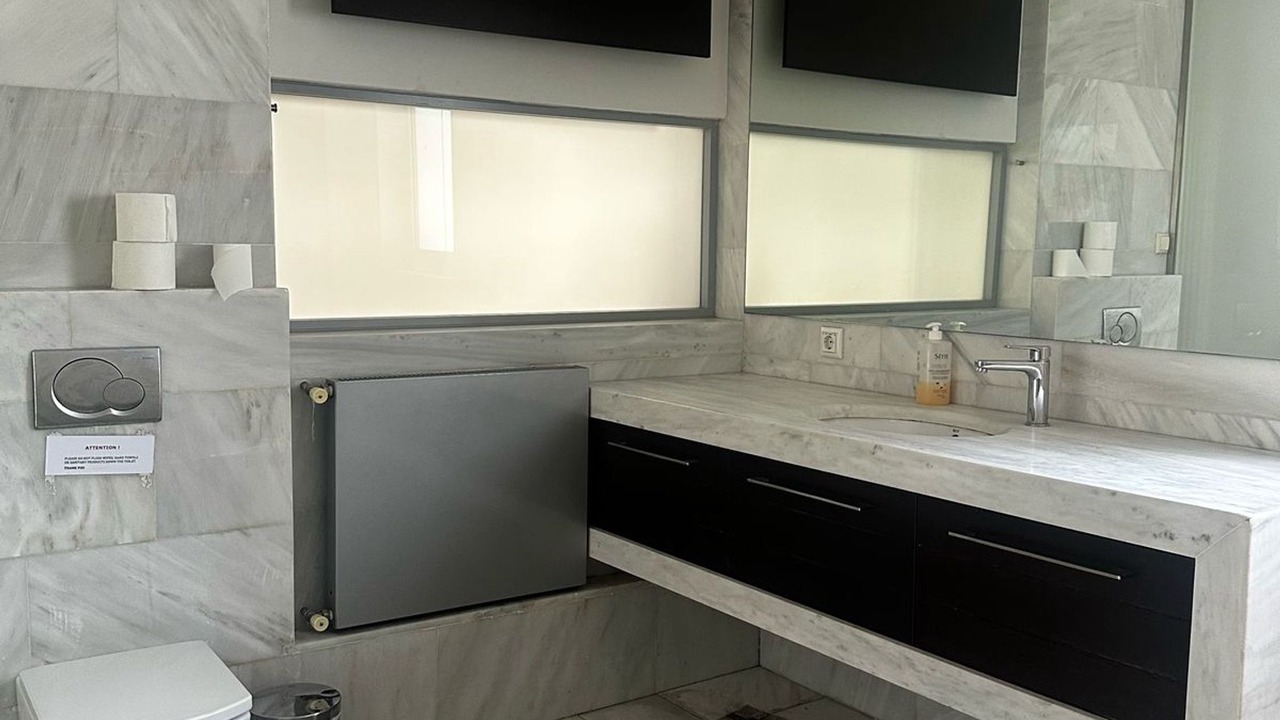 Photo of Bathroom in Mets