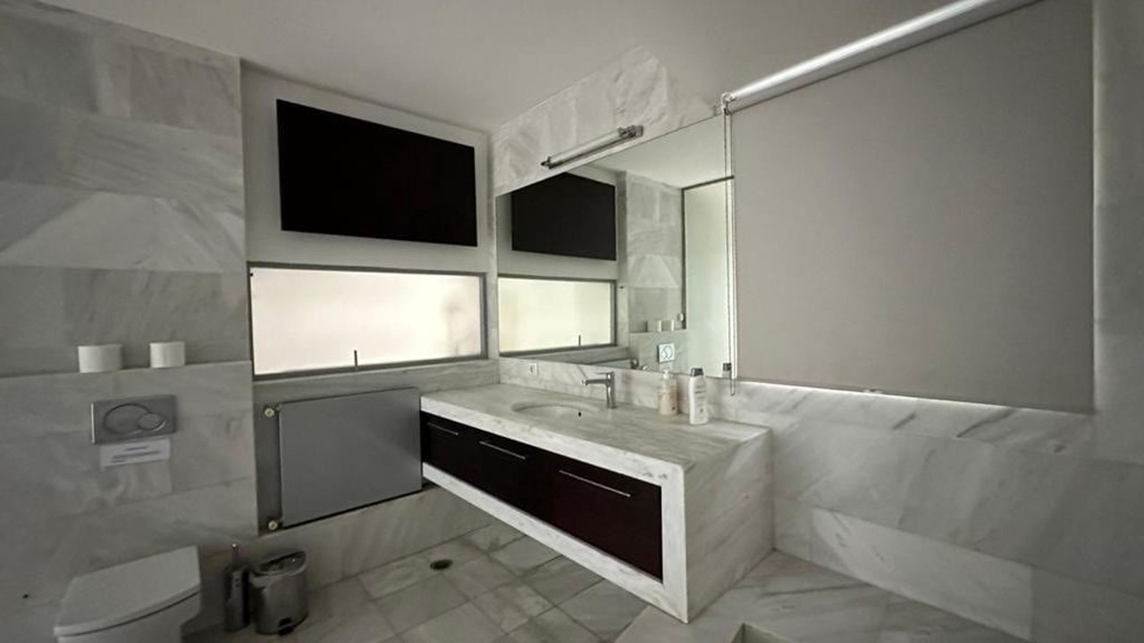 Photo of Bathroom in Mets
